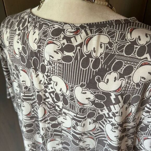 MICKEY MOUSE LuLaRoe Tee Scoop Neck 3XL - Picture 5 of 8